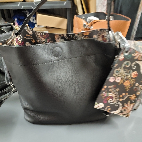 Carlos by Carlos Santana 3 in 1 Black Tote, Crossbody and clutch - Picture 2 of 16